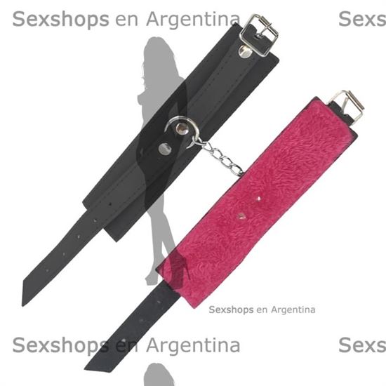 Esposas de cuero negro con peluche fucsia